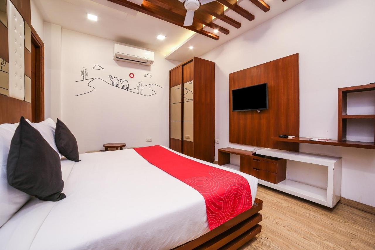 Collection O Motif South City 1 Near Appu Ghar Gurgaon Exterior photo